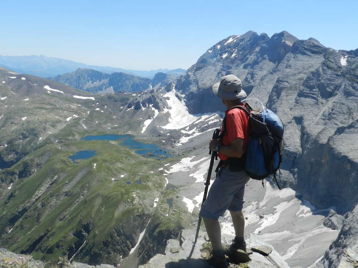 Arrivée au col de Pène Blanque sous le Grand Gabizos