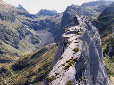 Escalade rocheuse à Pène Sarrière