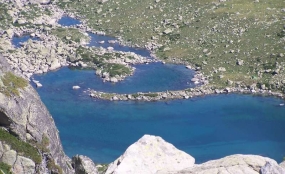 Lac en vallée de la Glère